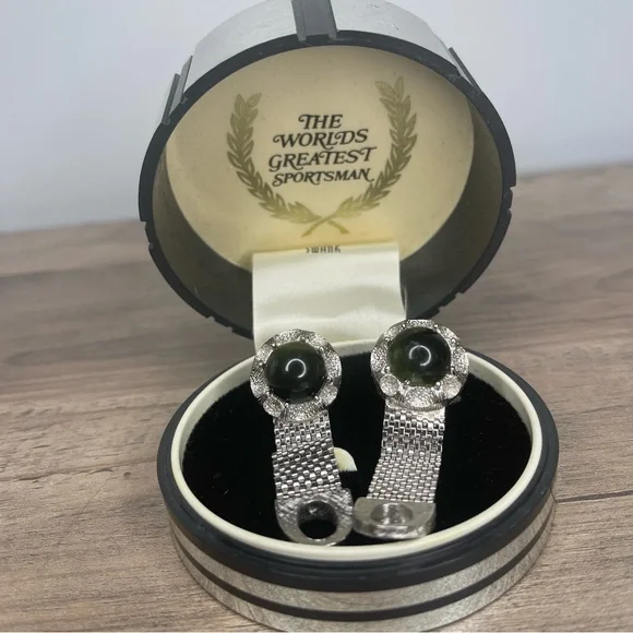 Set of men’s vintage The‎ Worlds best sportsman cuff links