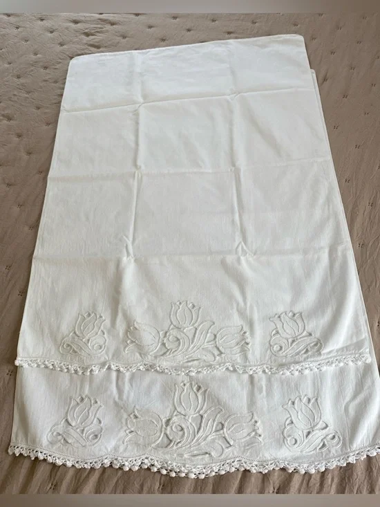 Vintage Embroidered Cutwork Standard Pillowcases White PAIR Cottage Floral
