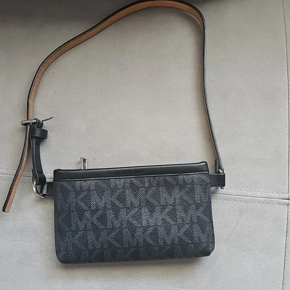 NWOT MICHAEL KORS Black Belt Bag