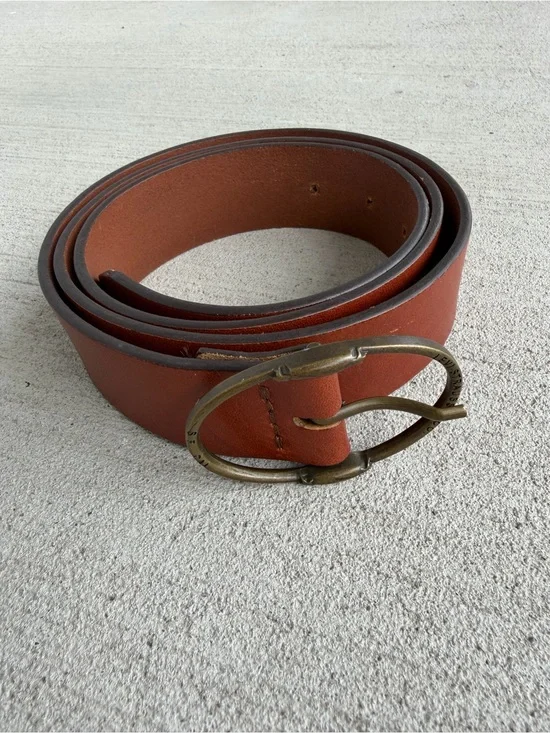 Levi’s Full Grain Leather Belt Size 40 Brown Oval Brass Buckle Made in Mexico 47