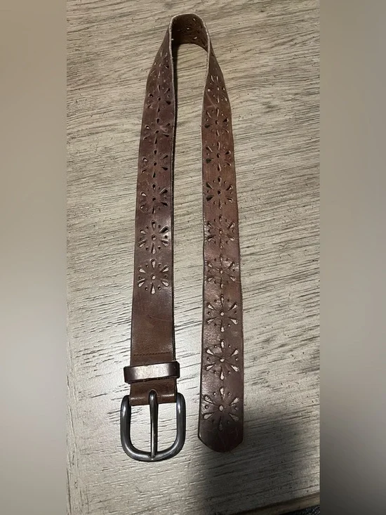 Women’s Y2K leather brown flower belt
