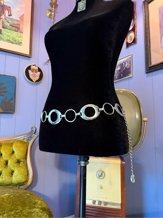 Vtg 90s/Y2K Nine West Silver Tone Oval & Round Circle Chain Indie Sleaze Belt