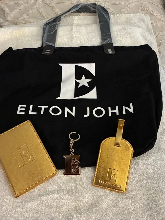 Elton John Goodbye Yellow Brick Rd. Tour VIP gift set. Tote Bag w/Gold toned