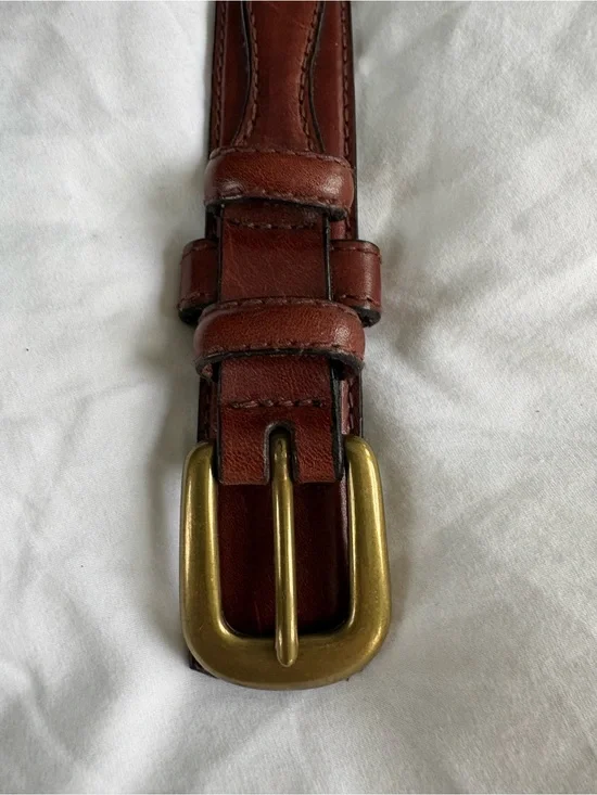 Classic Brown Leather Women's Belt with Brass-Tone Buckle Western simplicity