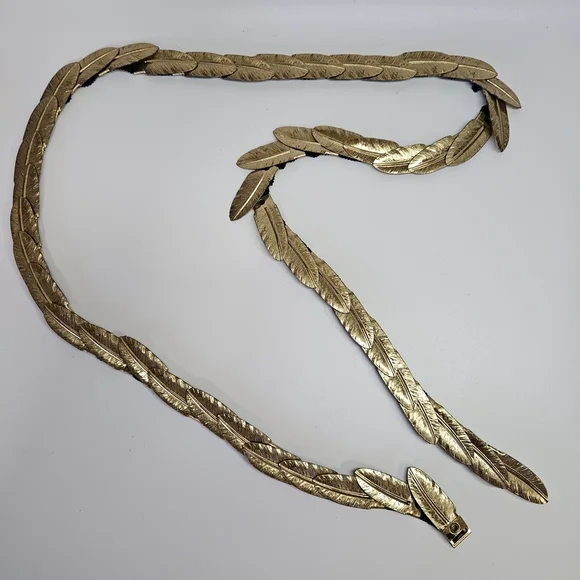 VINTAGE MCM Gold Tone Metal Overlapping Feather Links Belt 47-50