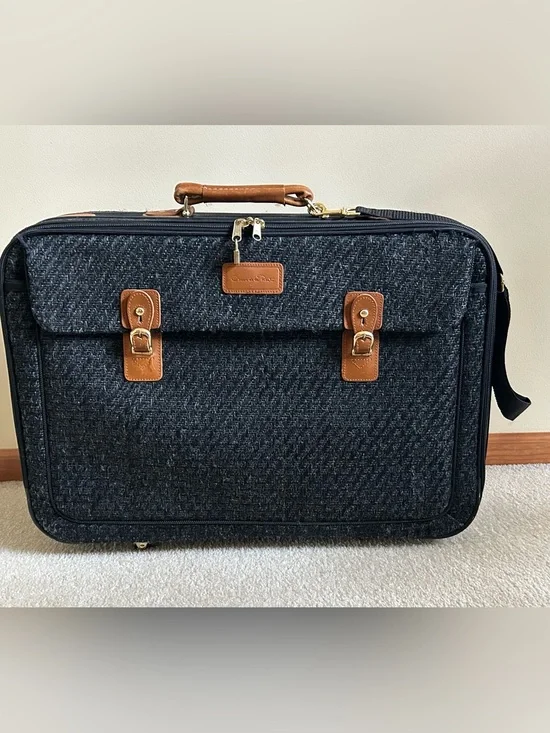 Oscar de la Renta travel luggage suitcase wheeled bag tweed