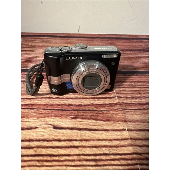Panasonic Lumix DMC-LZ7 7.2MP 6X Zoom Digital Camera Powers On - Parts