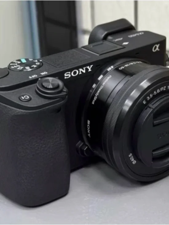 Sony Black Compact Mirrorless Digital Camera with 16-50mm Lens
