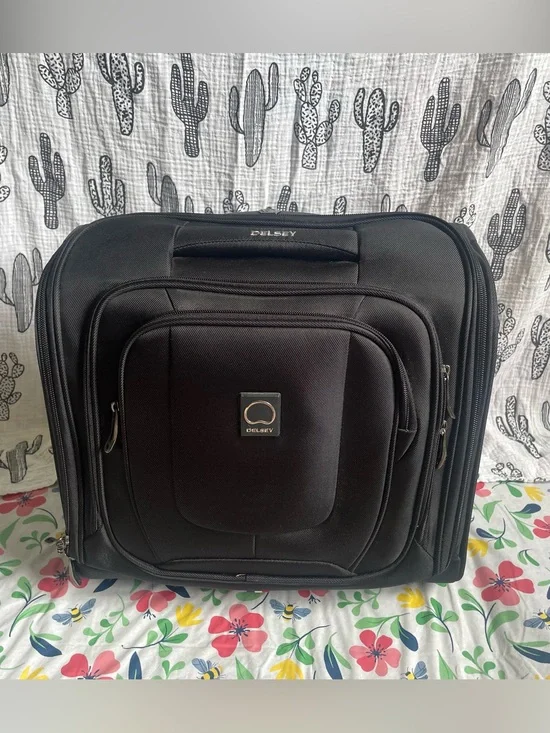 Delsey Paris Helium DLX Wheeled Underseater