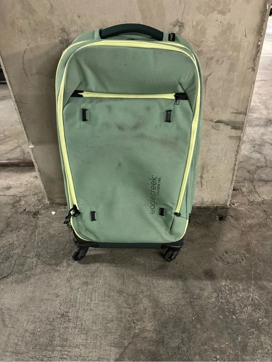 Eagle Creek Light Green Rolling Carry-On with Lime Trim Caldera 100L