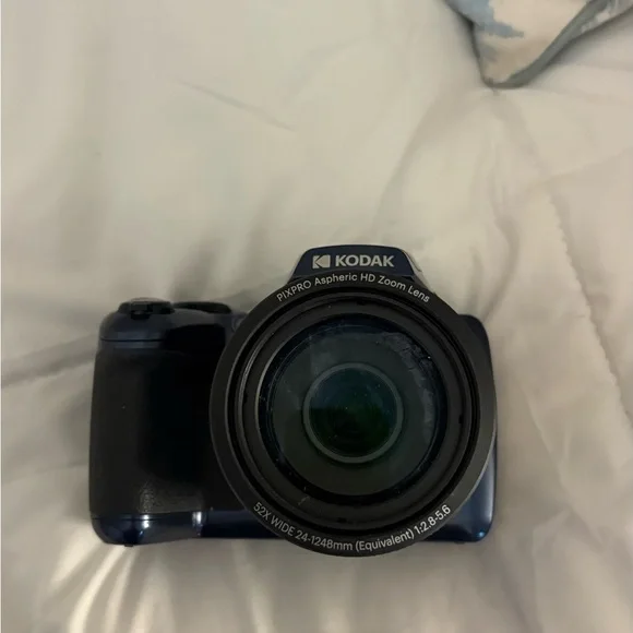 Kodak Dark Blue Compact Digital Camera with Large Zoom Lens
