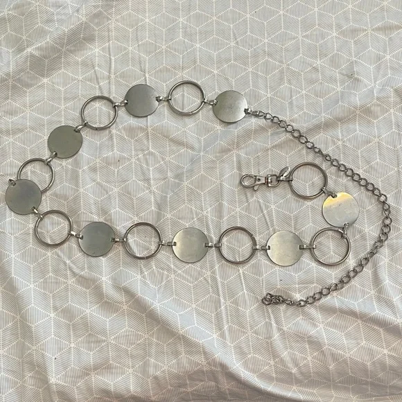 Elegant Silver Circle Link Belt