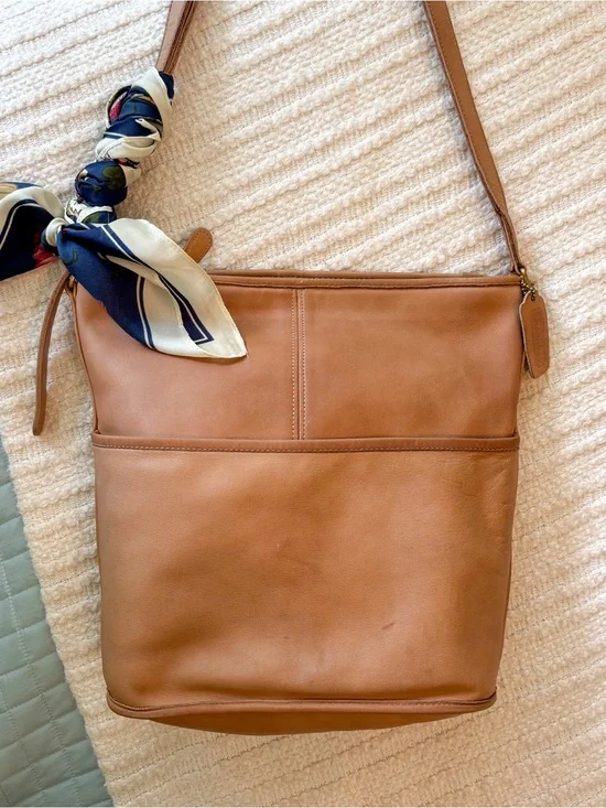 Coach Bucket Bag 4075