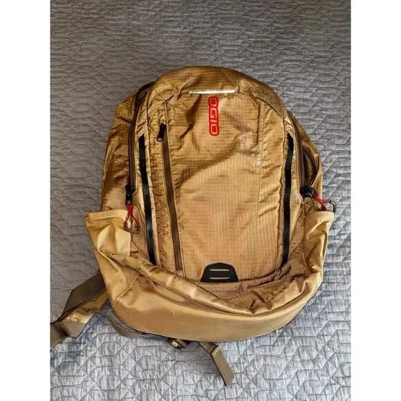 OGIO International Apollo Pack in Khaki/Red