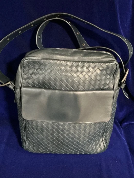 Bottega Veneta Intrecciato Navy blue messenger bag