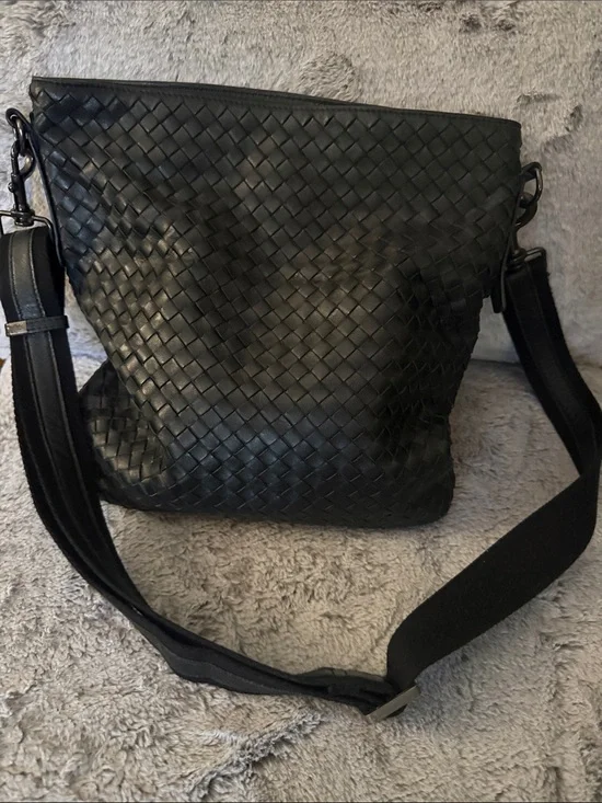 Bottega Veneta Black Intrecciato Leather Messenger Bag