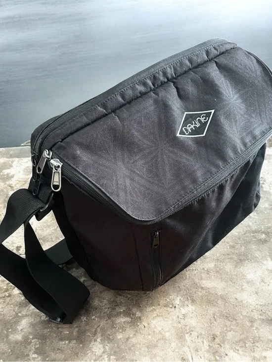 Dakine Black Professional Padded Laptop/Messenger Bag with Front Organizer