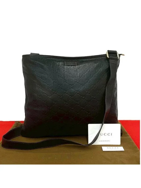 Gucci Guccissima GG Logo Leather Shoulder Bag Crossbody Pochette Brown