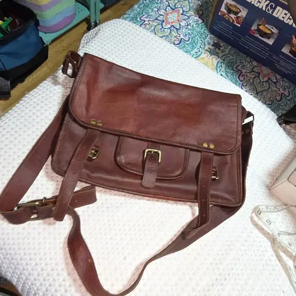 HANDMADE GENUINE LEATHER MESSENGER 15