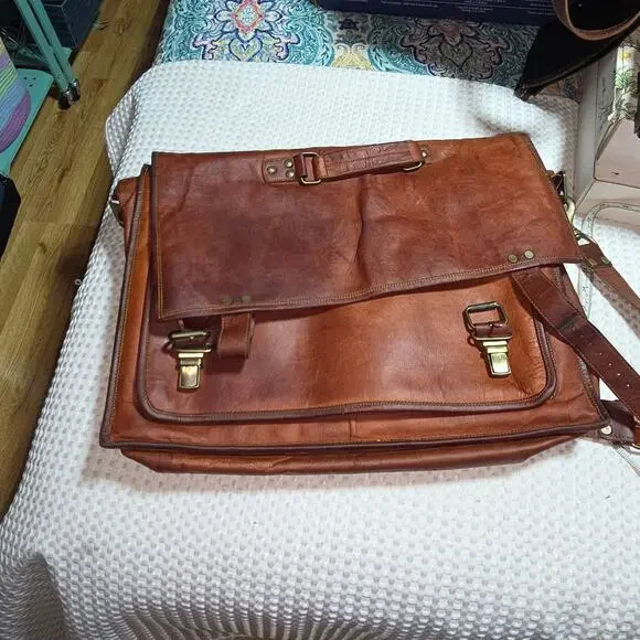 KOMAL'S PASSION LEATHER VINTAGE MESSENGER LAPTOP BAG