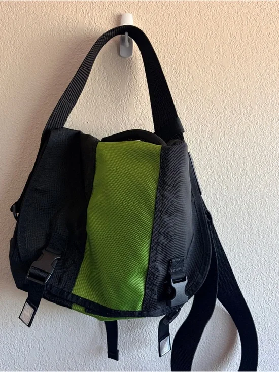 Timbuk2 Black and Green Compact Crossbody Messenger Bag