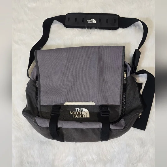 The North Face Messenger Bag Gray Black Laptop Shoulder Travel Work Crossbody