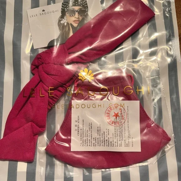 😎🎄LELE SADOUGHI NWT AUTHENTIC MAGENTA FACE MASK & HEADBAND SET