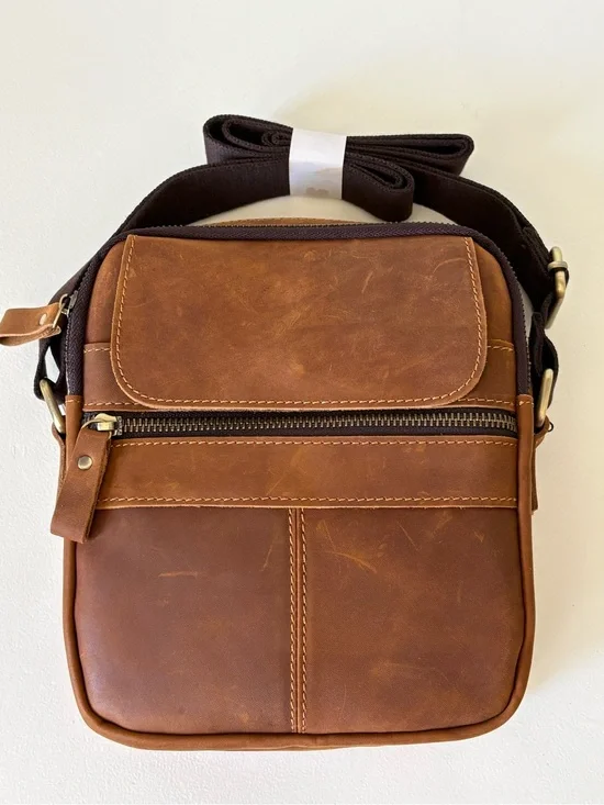 Men's Classic Leather Messenger Bag in Brown - Adjustable Crossbody