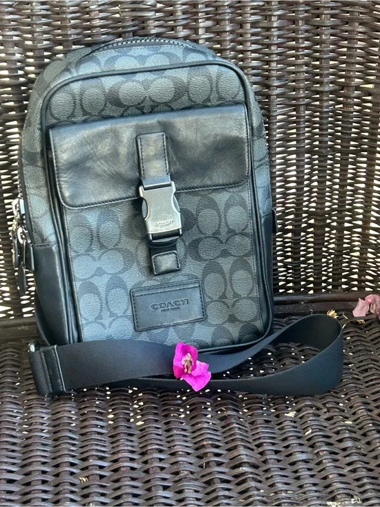 COACH Men’s Black Signature Track Pack  chest  Sling Bag