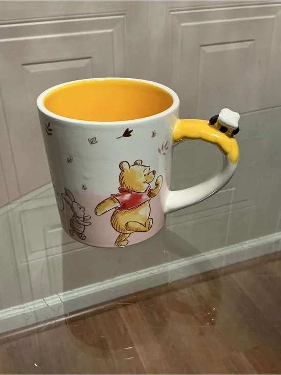 Zrike Brands Disney Winnie the Pooh Bee Handle Coffee/Tea Mug