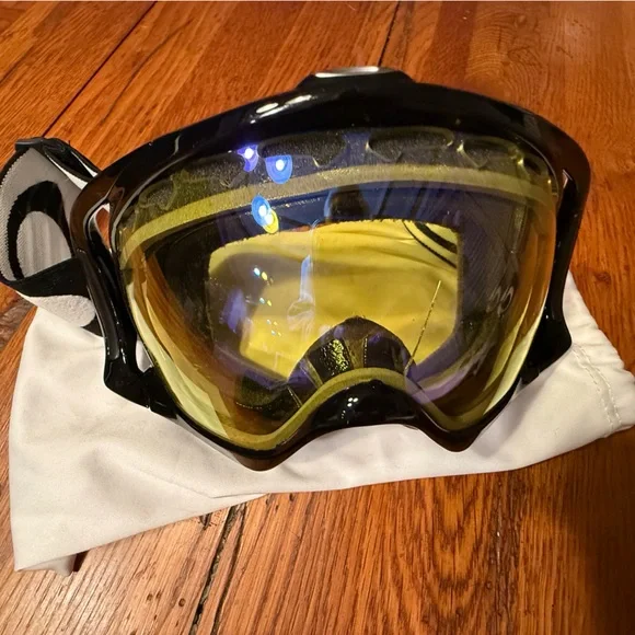 Black and Yellow Ski Goggles