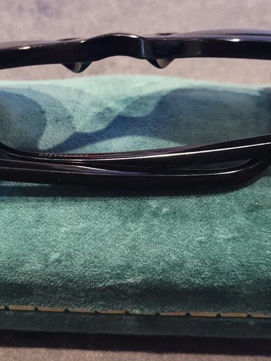 Classic Black Oversized Sunglasses - Black Lenses Gucci