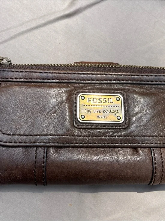 Fossil Brown Leather Zip Wallet with Brass Logo Plate