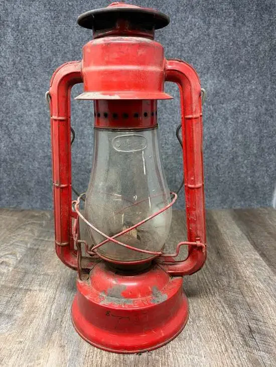 Vintage Red Dietz Jr WFS # 129 Lantern Hurricane Kerosene Lamp