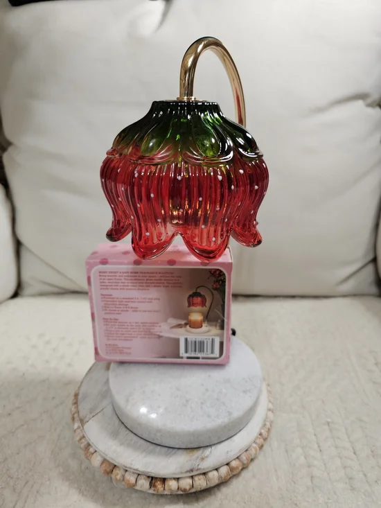 NEW Strawberry Shortcake Candle Warmer Flower Lamp Hard To Find marble base red
