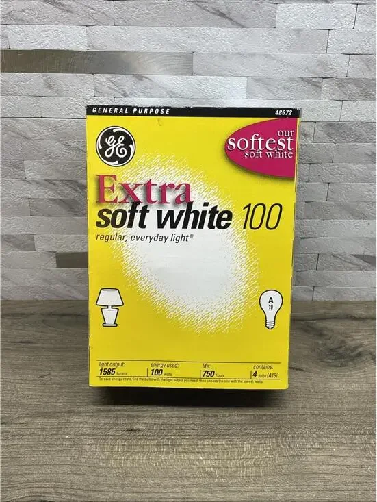 GE Extra Soft White 100W Light Bulbs - 4 Pack NEW Old Stock