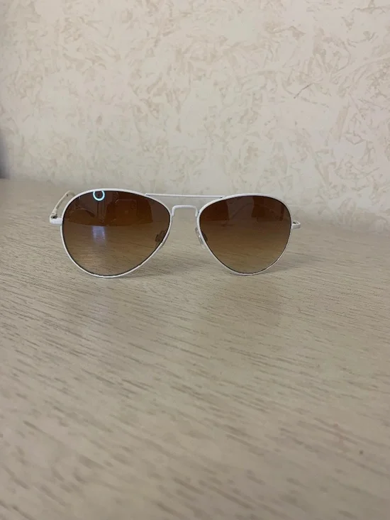 Women’s White-Framed Sunglasses