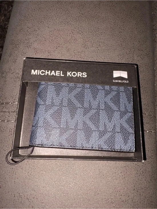 Michael Kors Black Compact Wallet Box with Sticker