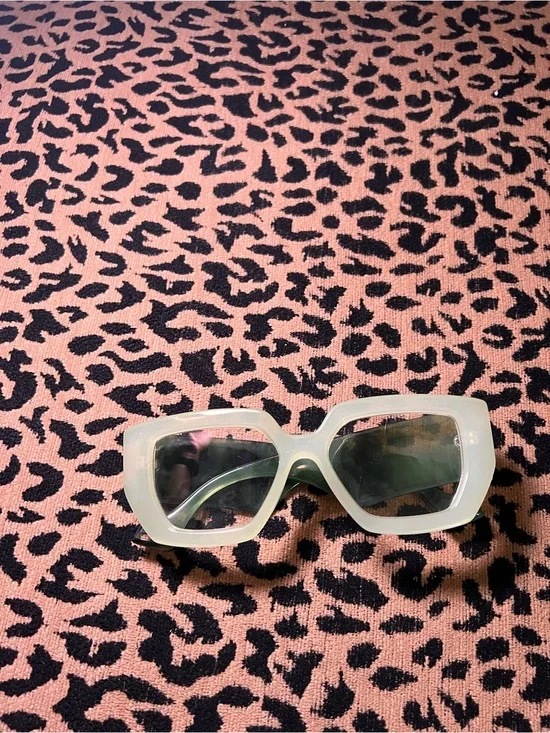 Green Thick Frame Blue-Light Glasses — Never Worn 👓🤎