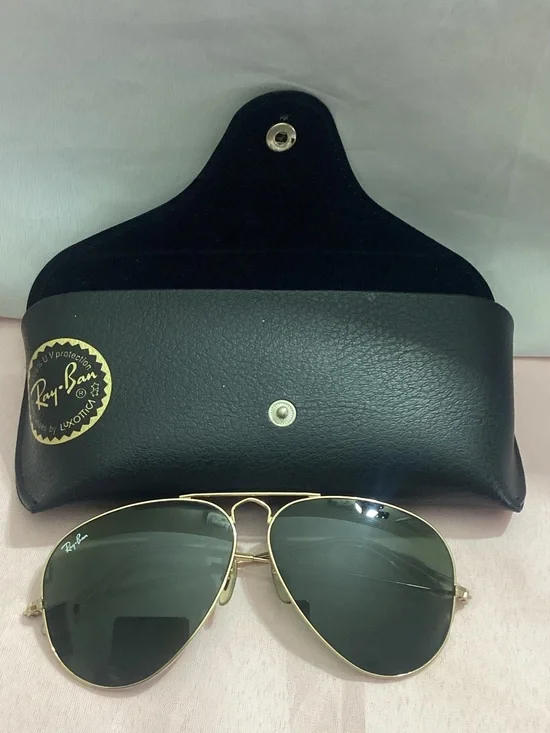 Ray-Ban Gold Frame Aviator Sunglasses with Green Lenses