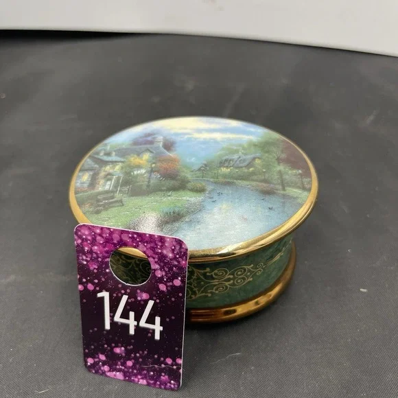 Vintage Moonlight Lane Music Box By‎ Thomas Kinkade's Lamplight Village