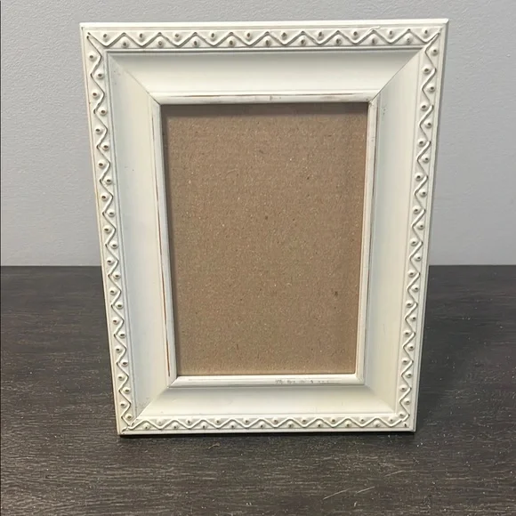 White 5x7 Photo Picture Frame