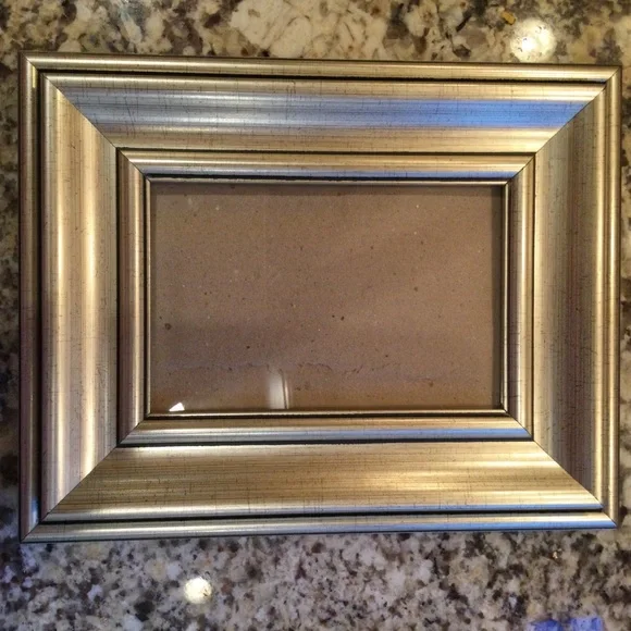 Picture Frame Silver Crackle Finish with Black Trim 4x6 New Neutral