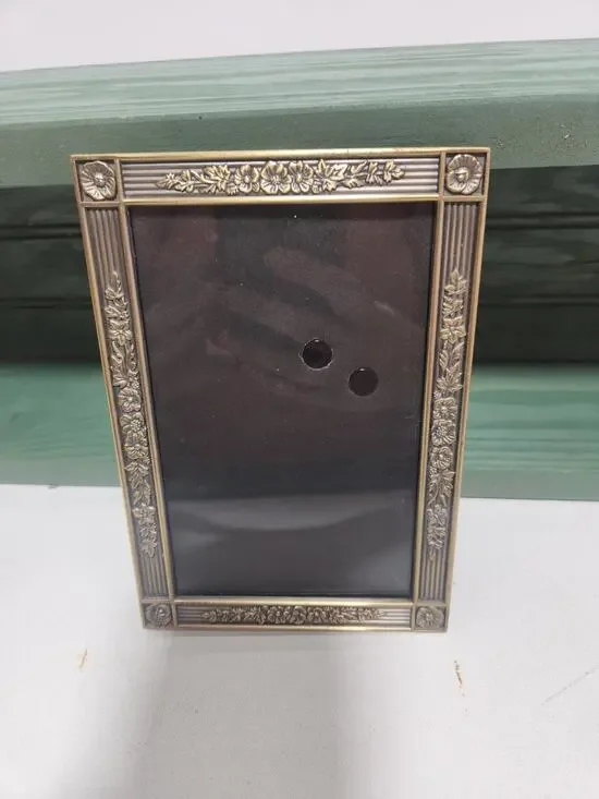 Vintage Brass Tone Floral Metal 5x7 Picture Frame Ornate Tabletop Wall Hanging