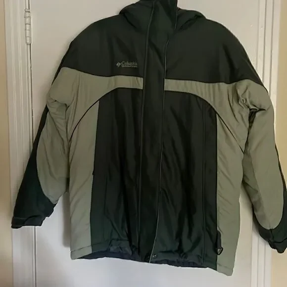 Columbia Water resistant puffer size M: /Excellent