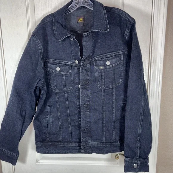 Lee Men's Denim Jacket L Blue Black NWT Button Closure Collared Premium Fit Clas