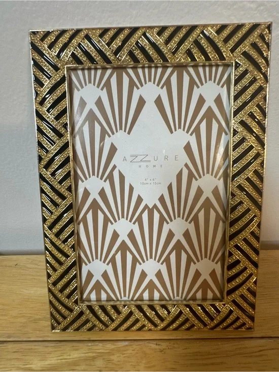 Azzure Home Gold and Black Decorative Picture Frame