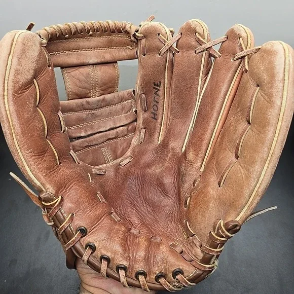 Wilson The A8000 XXL RHT Baseball Softball Glove