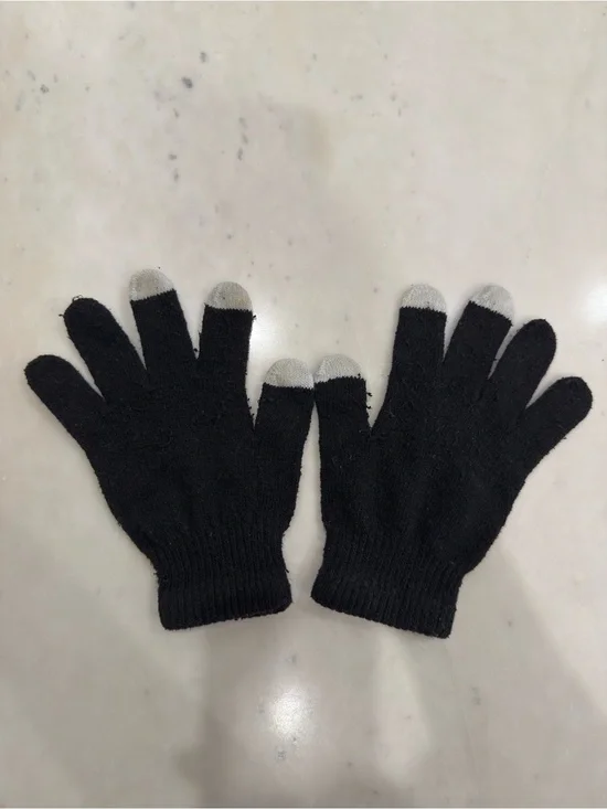 Black Knit Touchscreen Gloves