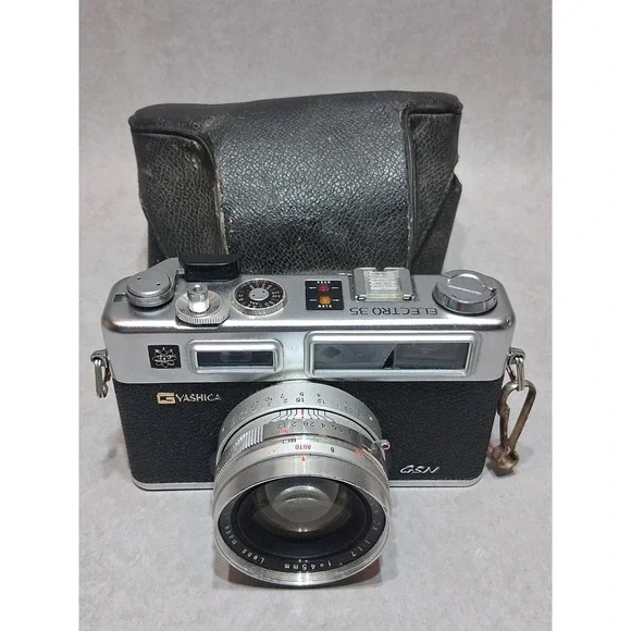 Yashica Electro 35 GSN 35mm Rangefinder Film Camera FOR PARTS OR REPAIR